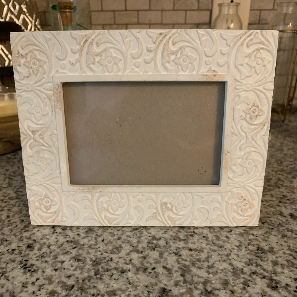 White picture frame